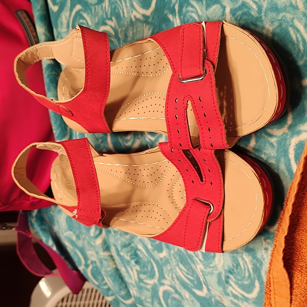 WOMENS SANDALS